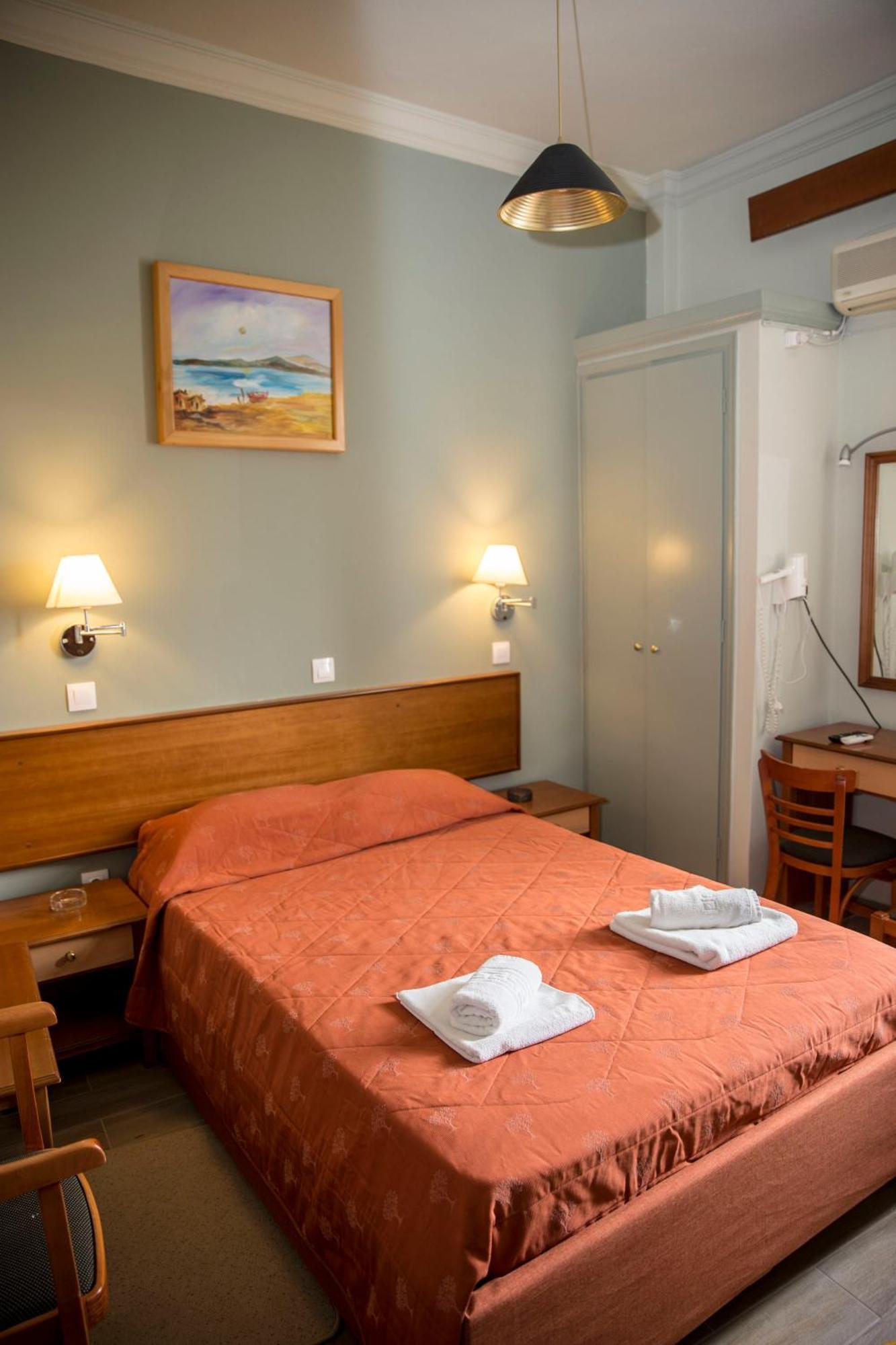 Togias Hotel Aegina Exterior foto